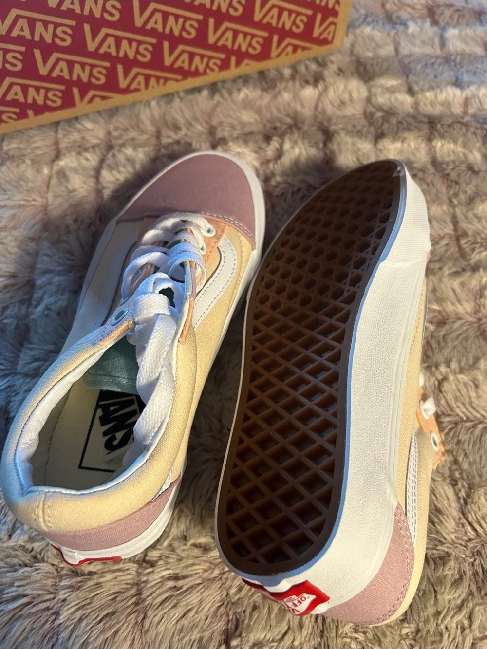 Vans Old Skool Women's Low-Top Sneakers in Pink and Cream size 5.5 new